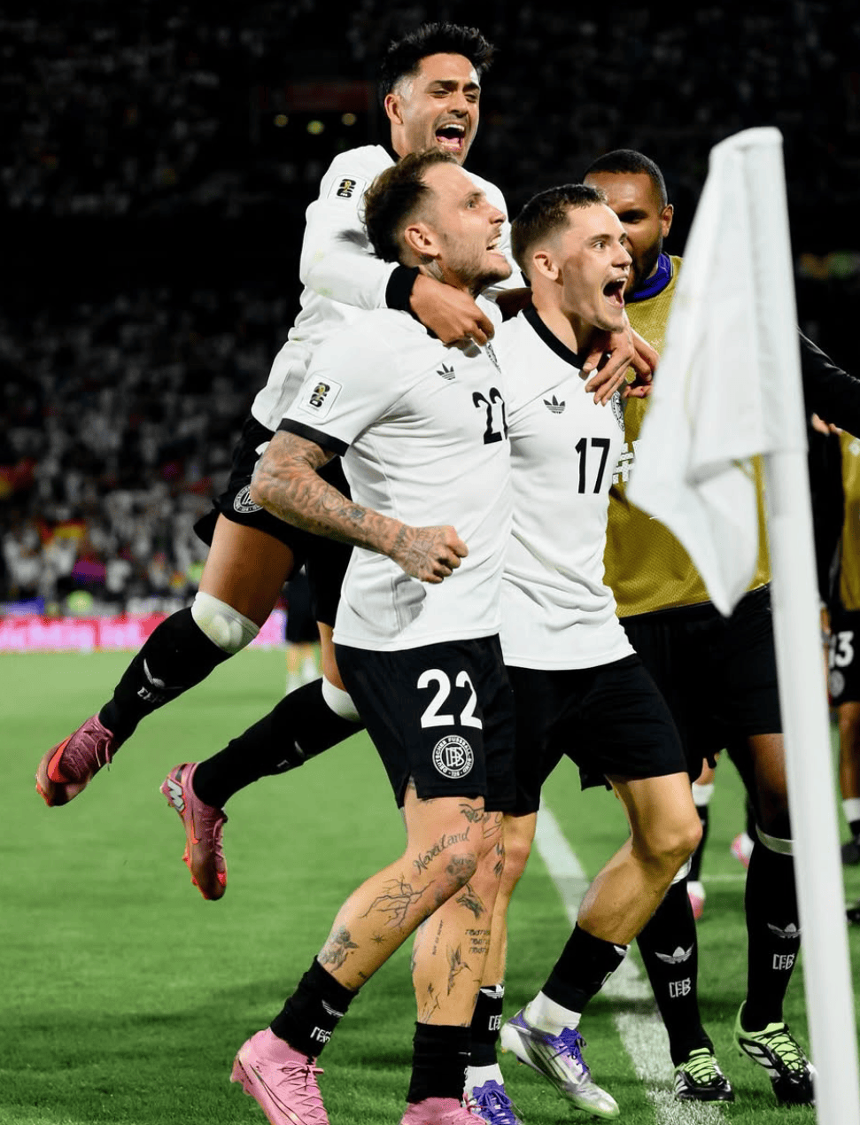 捂耳朵的庆, tenan, 祝照