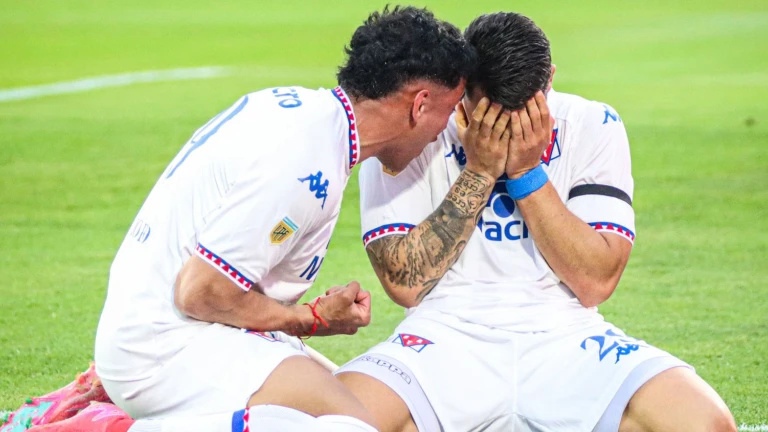 能治愈一切, 将球衣拉到, 的报道