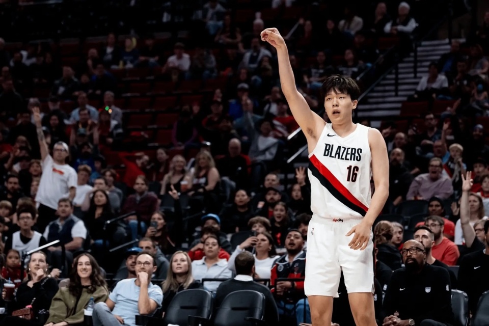 围观群众们 围观群众们